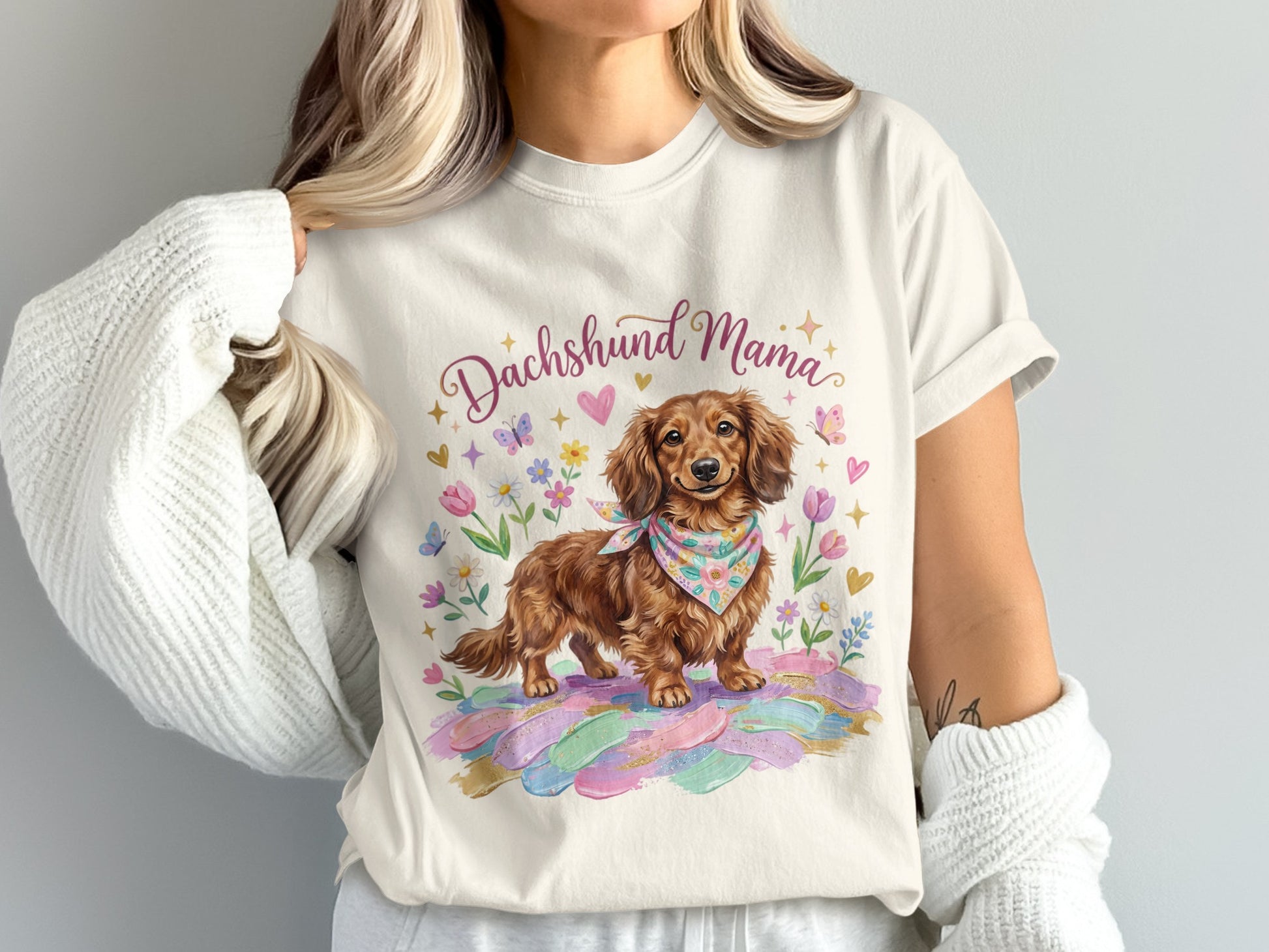 Dachshund Mama t-shirt with watercolor dog and floral accents.